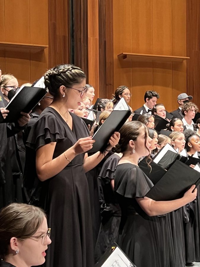Symphonic+Choir+%28Academy+Singers+and+Konzert+Chorale%29+rehearses+at+The+Smith+Center+for+the+Performing+Arts%2C+on+Wednesday%2C+Oct.+12+before+their+performance+at+7+PM.