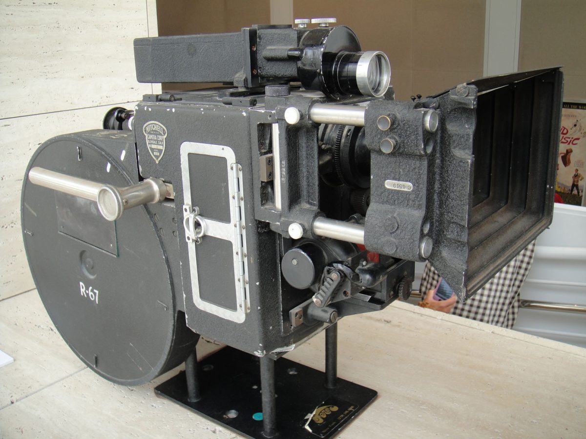Debbie Reynolds Auction - Mitchell VistaVision Model V-V 35mm motion picture camera circa 1953-54 (2).jpg by Doug Kline from Los Angeles, CA, USA is licensed under CC BY 2.0