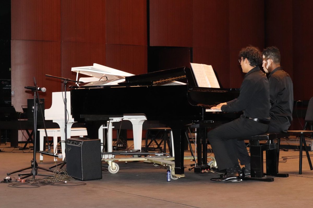 Fur Klavier Zu Vier Handen Op. 103 D. 940 (Fantasie) - F. Schubert
Performed by Isaac Islas & Edward Douglas