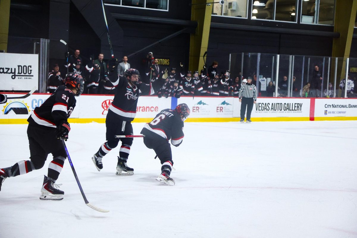UNLV vs GCU. UNLV's Jaxsen Wyatt scores in the second period.